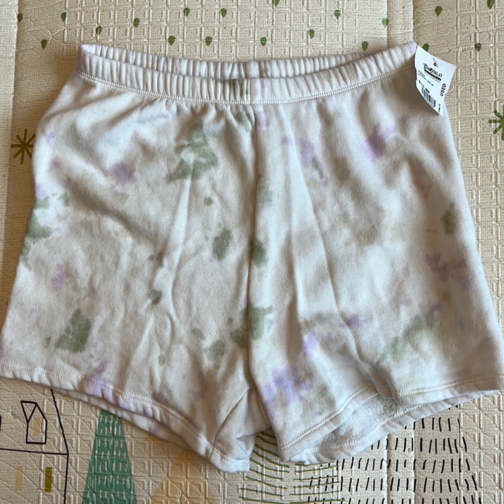 Link White Women’s Tie Dye Shorts (Size Medium)